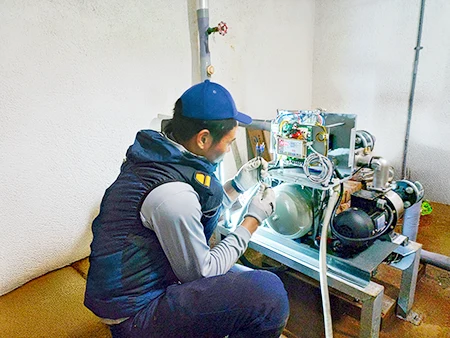 設備メンテナンス作業イメージ写真